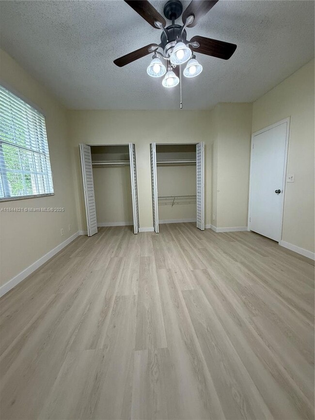 Building Photo - 1601 Sorrento Dr