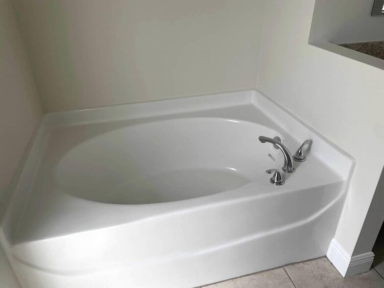 Building Photo - 135 Melton Ave