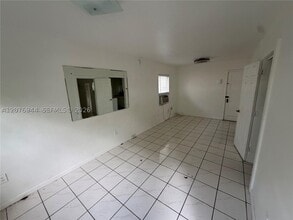 Building Photo - 2430 SW 25th St