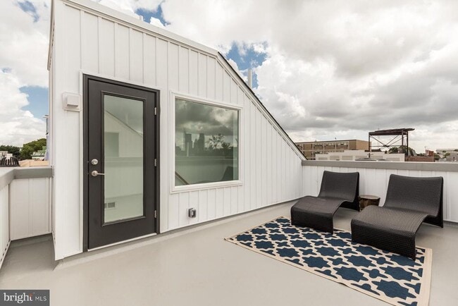 Building Photo - 1237 N 27th St