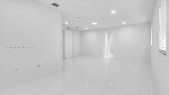 Building Photo - 7545 SW 188th Ln