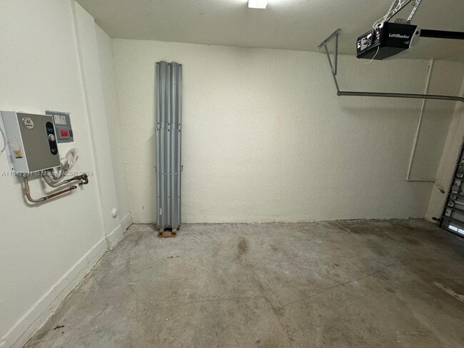 Building Photo - 25371 SW 115 Ct