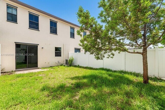 Building Photo - 3326 W 112th St