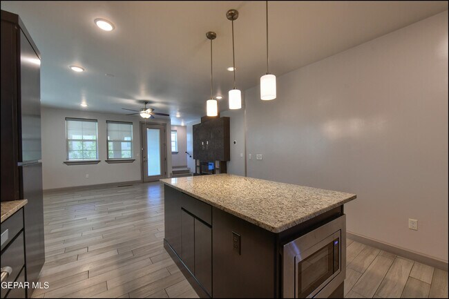 Building Photo - 312 Vin Almoradi Ct