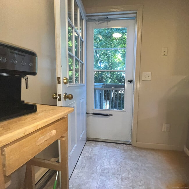 Building Photo - 537 Boswell Ave