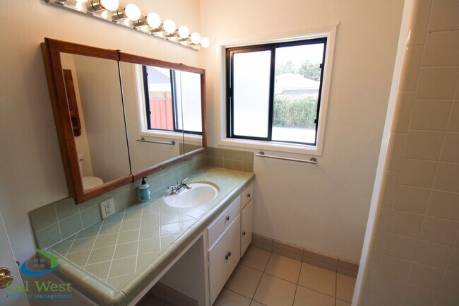 Building Photo - 01149 - P - No Mark Up - 1212-1214 Hester ...
