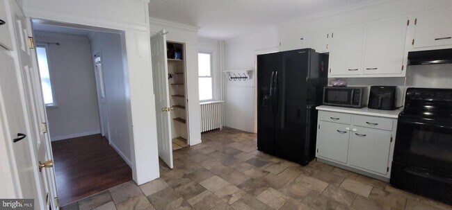 Building Photo - 42 E Wyomissing Ave