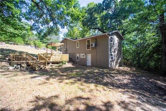 Building Photo - 405 S Mashburn Ave