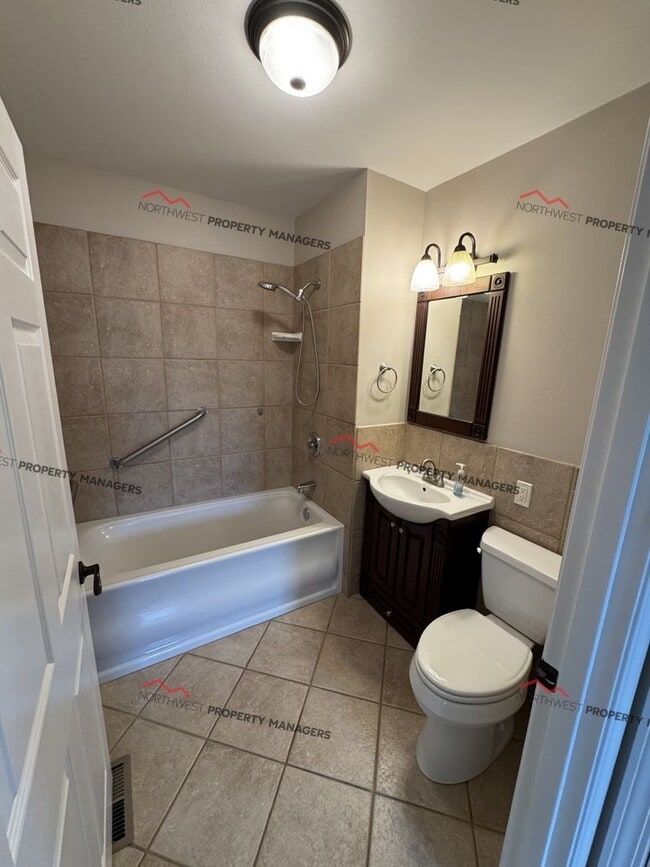 Building Photo - STATUS: *PENDING APPLICATION*  - R100  $2295