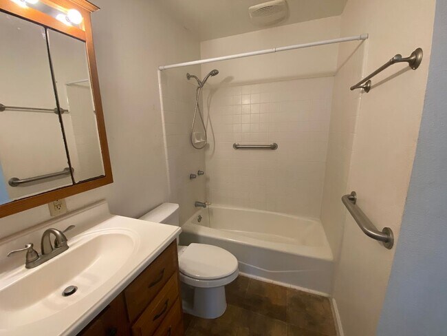 Building Photo - 168MCC