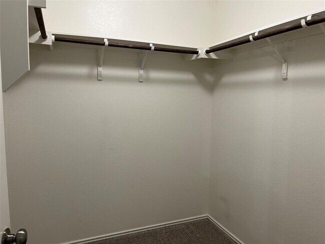 Building Photo - 104 Granville Ct