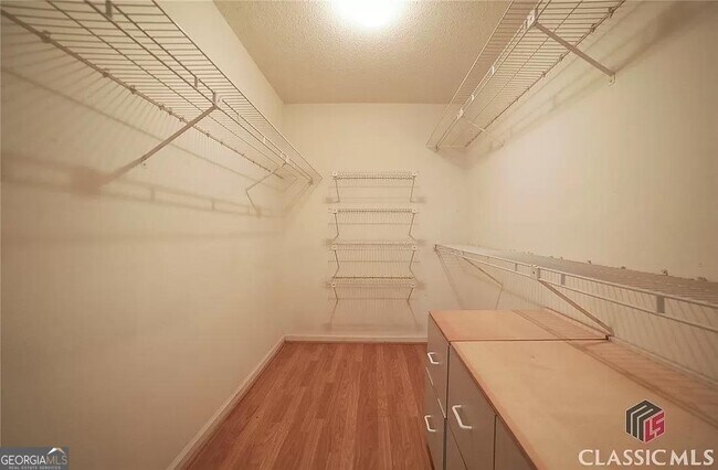 Building Photo - 2165 S Milledge Ave