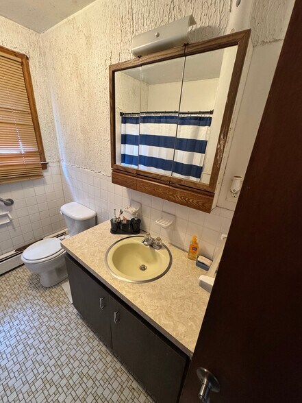 Building Photo - 98 Hartley Dr