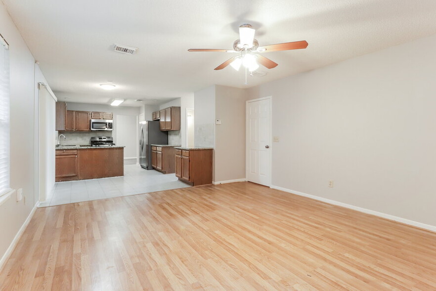 Building Photo - 10046 Lazy Meadows Dr