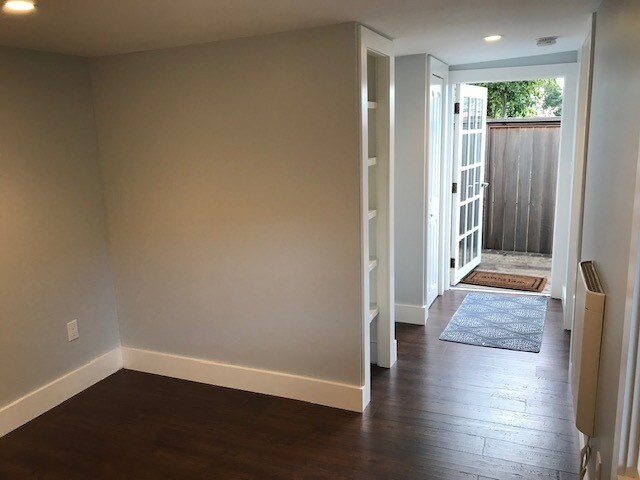 Building Photo - 109 Hawthorn Way