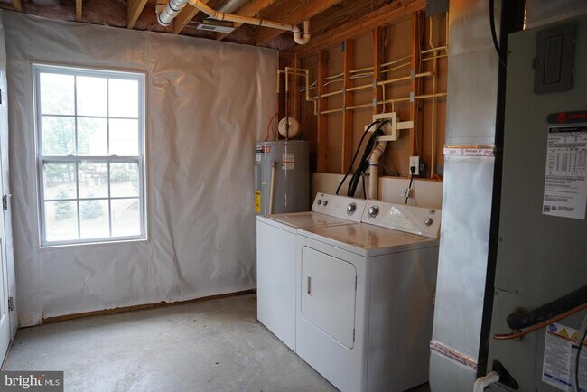 Building Photo - 153 Sinker Dr