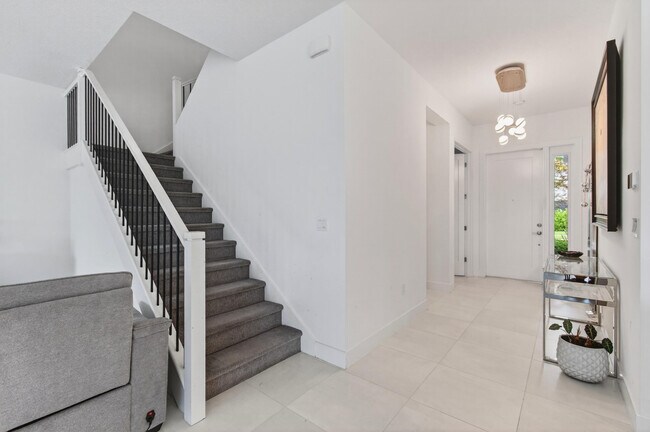 Building Photo - 17222 Blue Bayou Dr