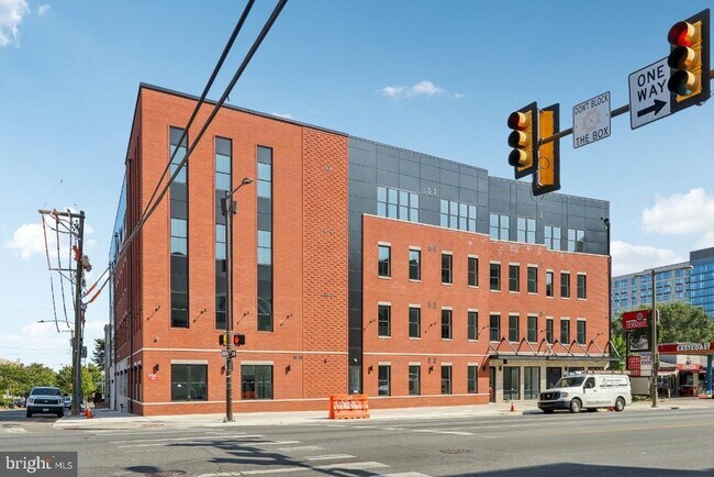 Building Photo - 813 N Broad St