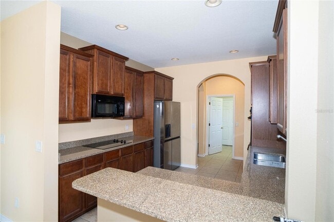 Building Photo - 561 Winthrop Dr