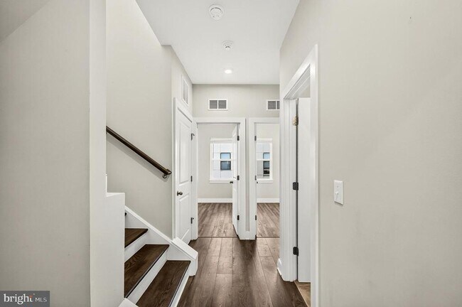 Building Photo - 1013 S Taylor Ct