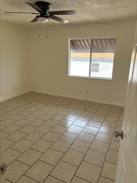 Building Photo - 443 E 84th St