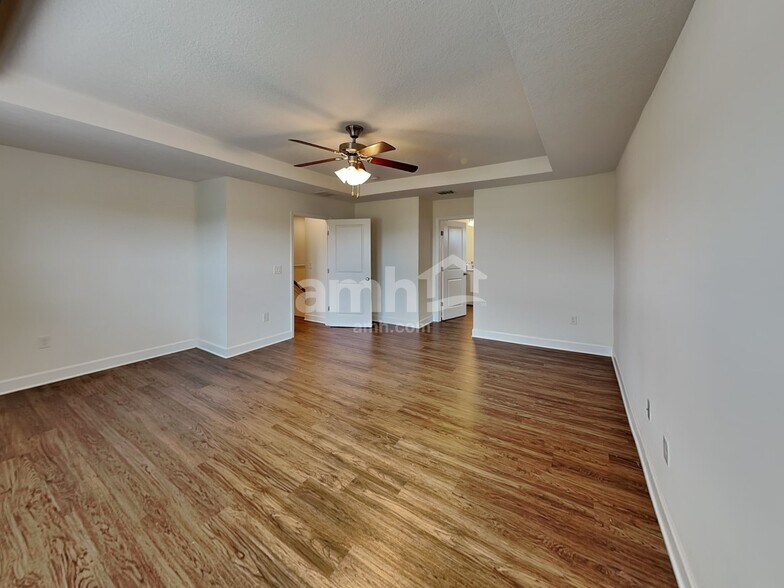 Building Photo - 2043 Pirie Pl