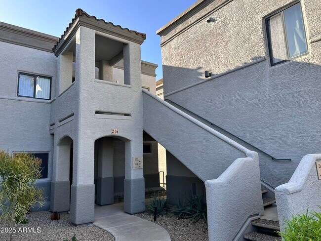 Primary Photo - 10401 N Saguaro Blvd