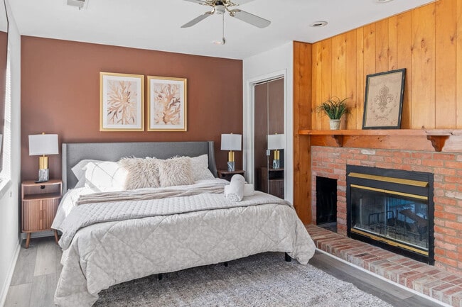 Building Photo - 301 S Front St