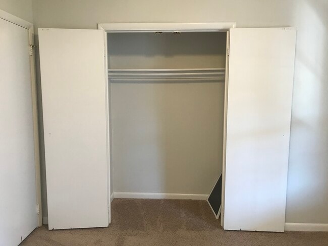 Bedroom 3 closet - 723 Mercer Dr