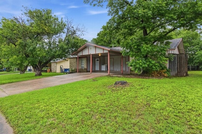 Building Photo - 6305 Emerald Forest Dr