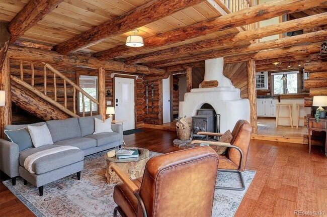 Building Photo - Mountain Log Home for Rent with views and ...