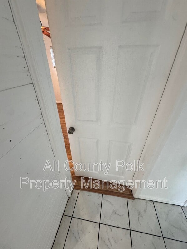 Building Photo - 1625 E Fern Rd