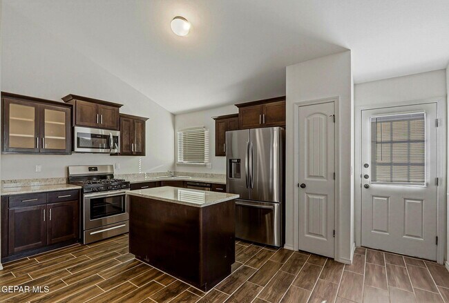 Building Photo - 14620 Carlo Alvarado Dr