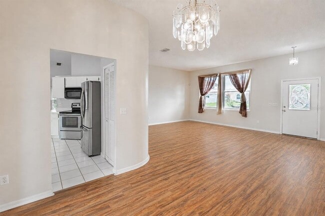 Building Photo - 10435 Crestfield Dr