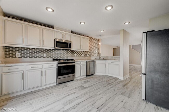 Building Photo - 11092 Verismo St