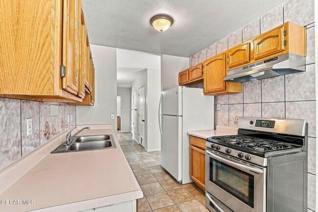 Building Photo - 11859 Urbici Soler Dr