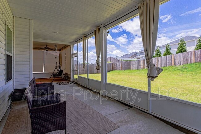 Building Photo - 126 Pewter Cir