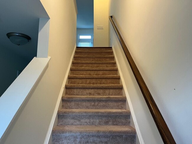 Building Photo - 425 Rhamkatte Rd