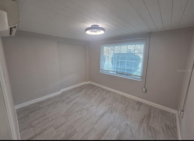 Building Photo - 712 S Clyde Ave