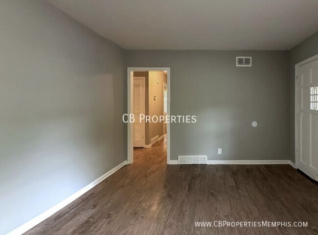 Building Photo - Move In Promos to choose from!