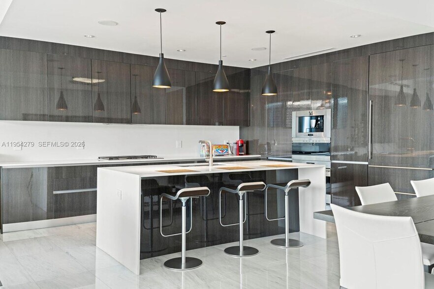 Building Photo - 3300 NE 188th St