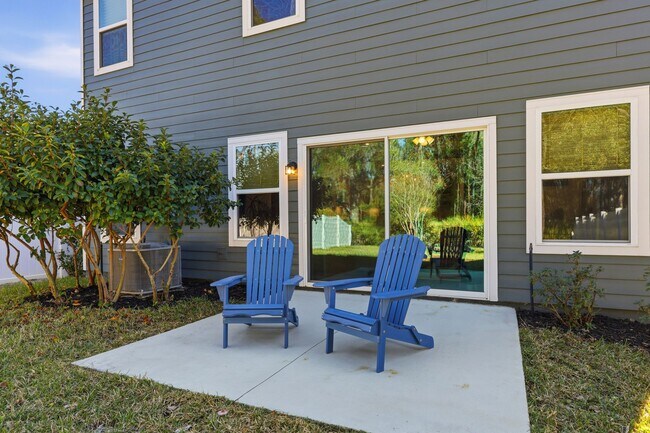 Building Photo - 184 Dahlia Falls Dr