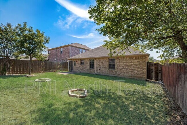 Building Photo - 2677 Calmwater Dr