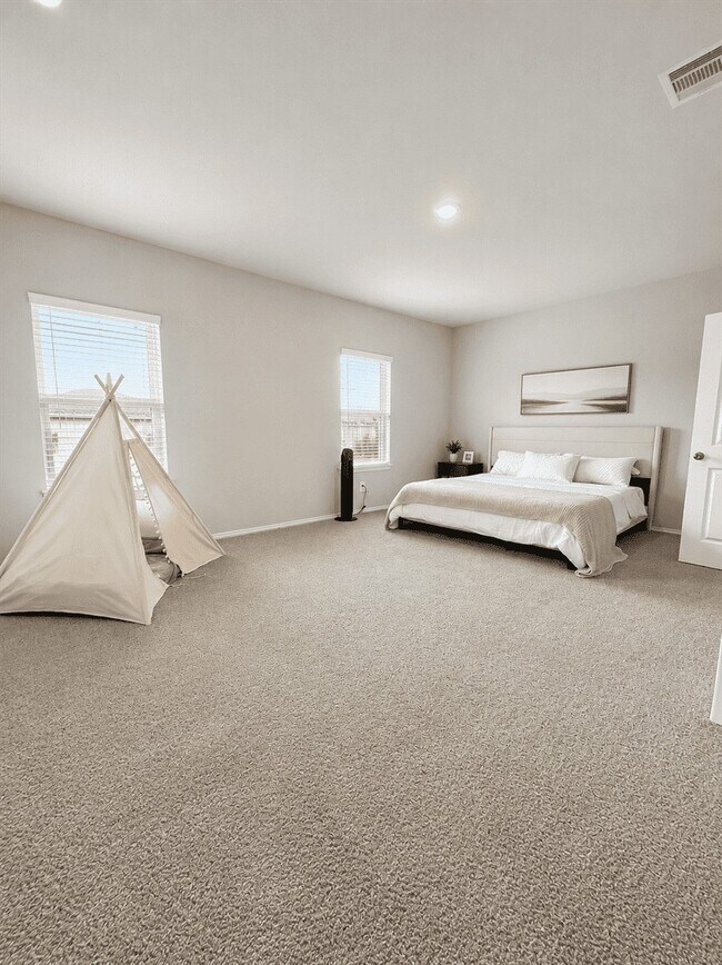 Building Photo - 5230 Misty Iris Cir