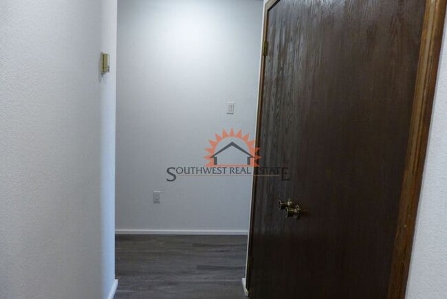 Building Photo - Super cute 2 bedrooms 1 bath apartment.