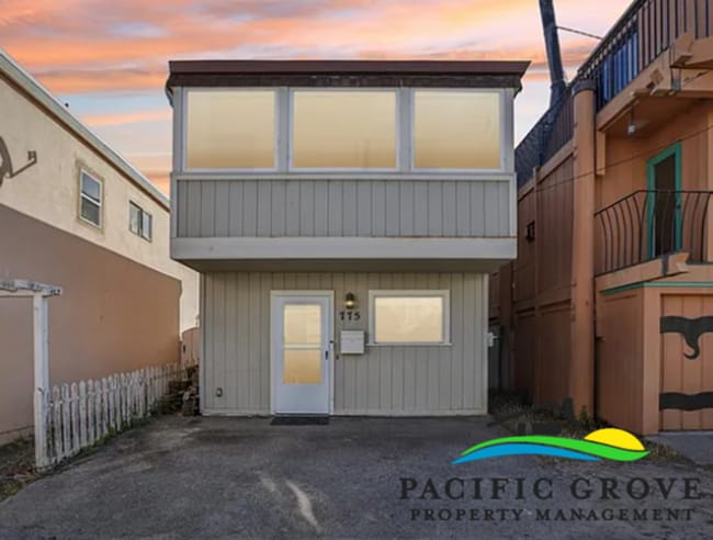 Primary Photo - Cozy Coastal Retreat with Ocean Glimpses in Pacific Grove