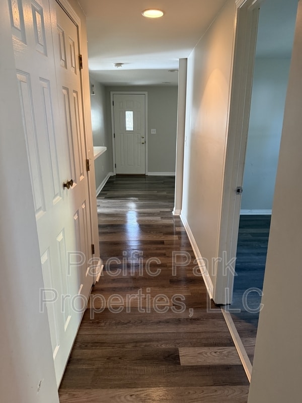 Building Photo - 3419 S Parker Ave