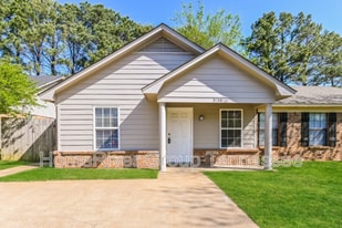 Building Photo - 3130 Edenshire Ln