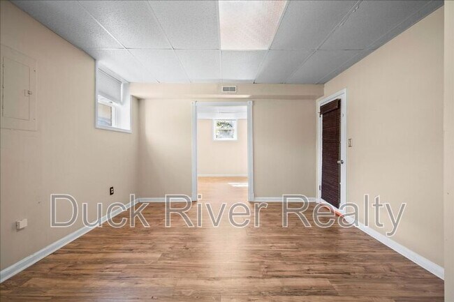 Building Photo - 209 Hampton Rd
