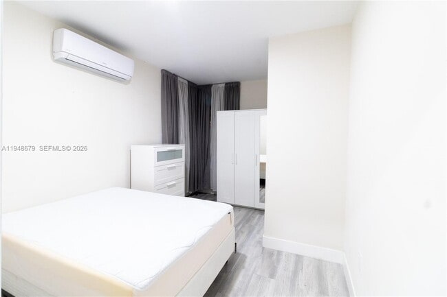 Building Photo - 16201 SW 144th Ct